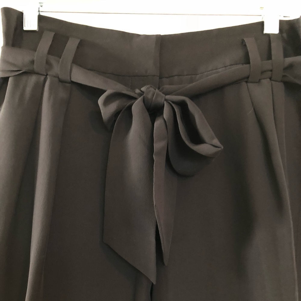 EUC Express Black Silk Capris